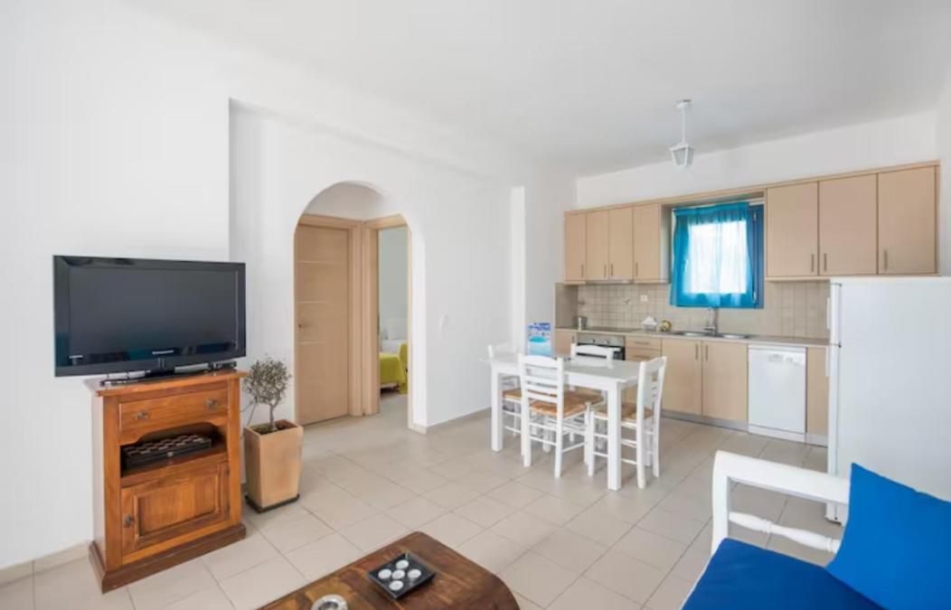 Santorini Traditional Suites Vóthon エクステリア 写真