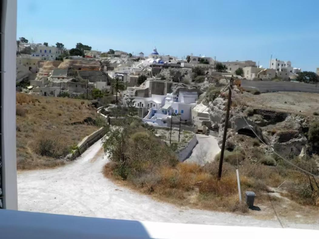 Santorini Traditional Suites Vóthon エクステリア 写真