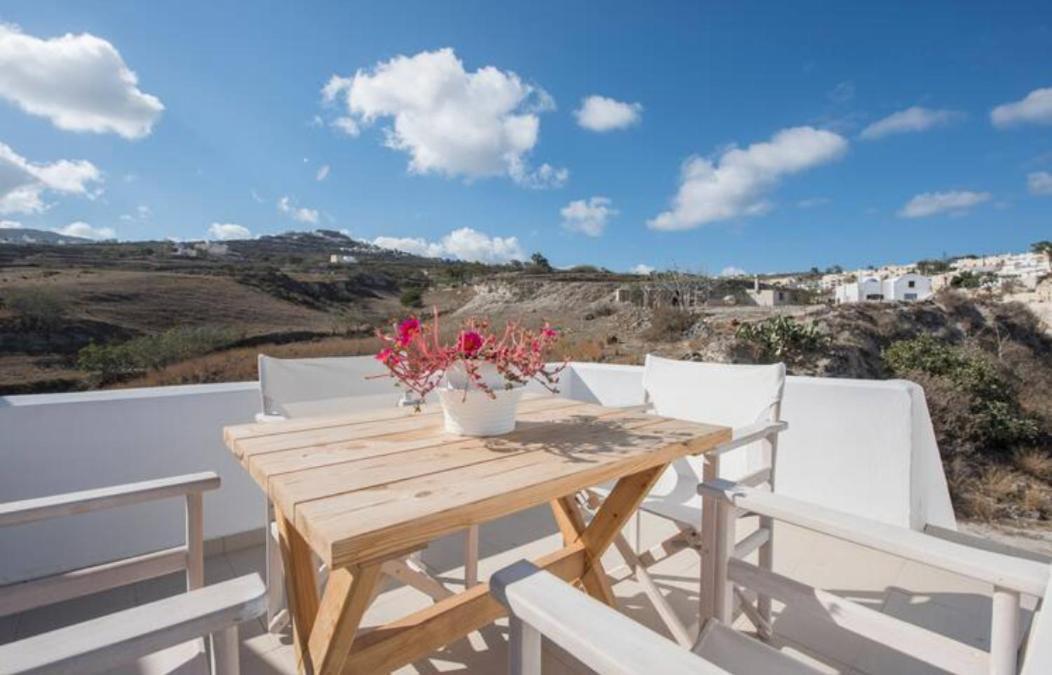 Santorini Traditional Suites Vóthon エクステリア 写真