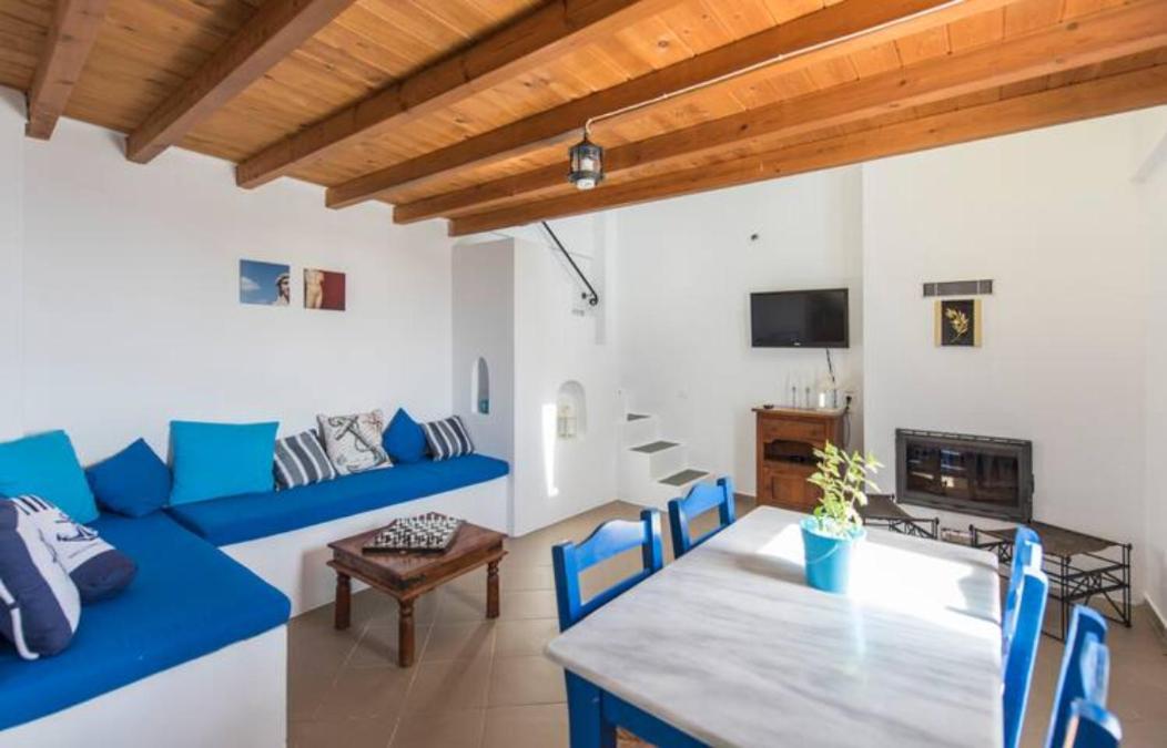 Santorini Traditional Suites Vóthon エクステリア 写真