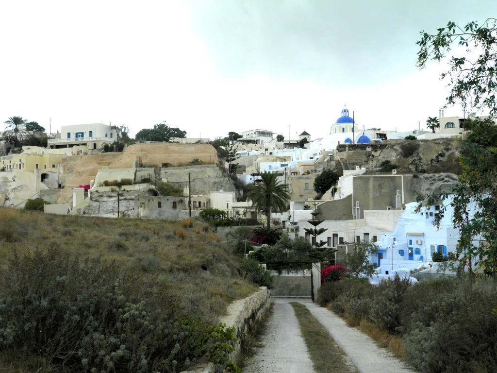 Santorini Traditional Suites Vóthon エクステリア 写真