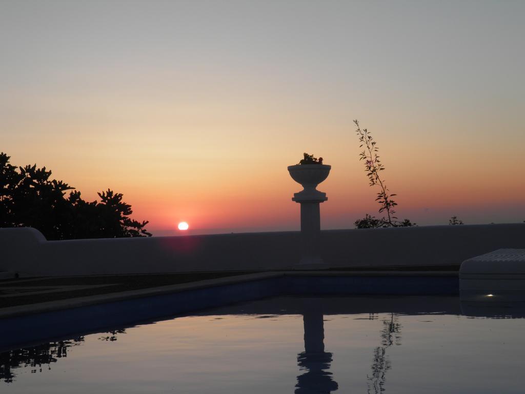 Santorini Traditional Suites Vóthon エクステリア 写真
